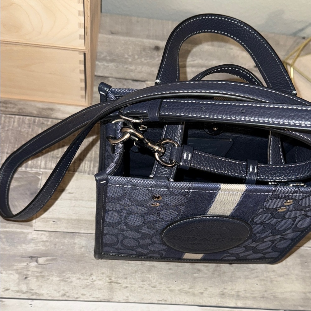 Coach Navy Blue Signature Tote Bag - Picture 7 of 7